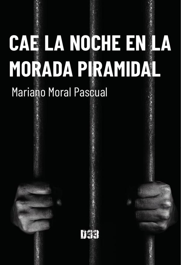 Cae la noche en la morada piramidal